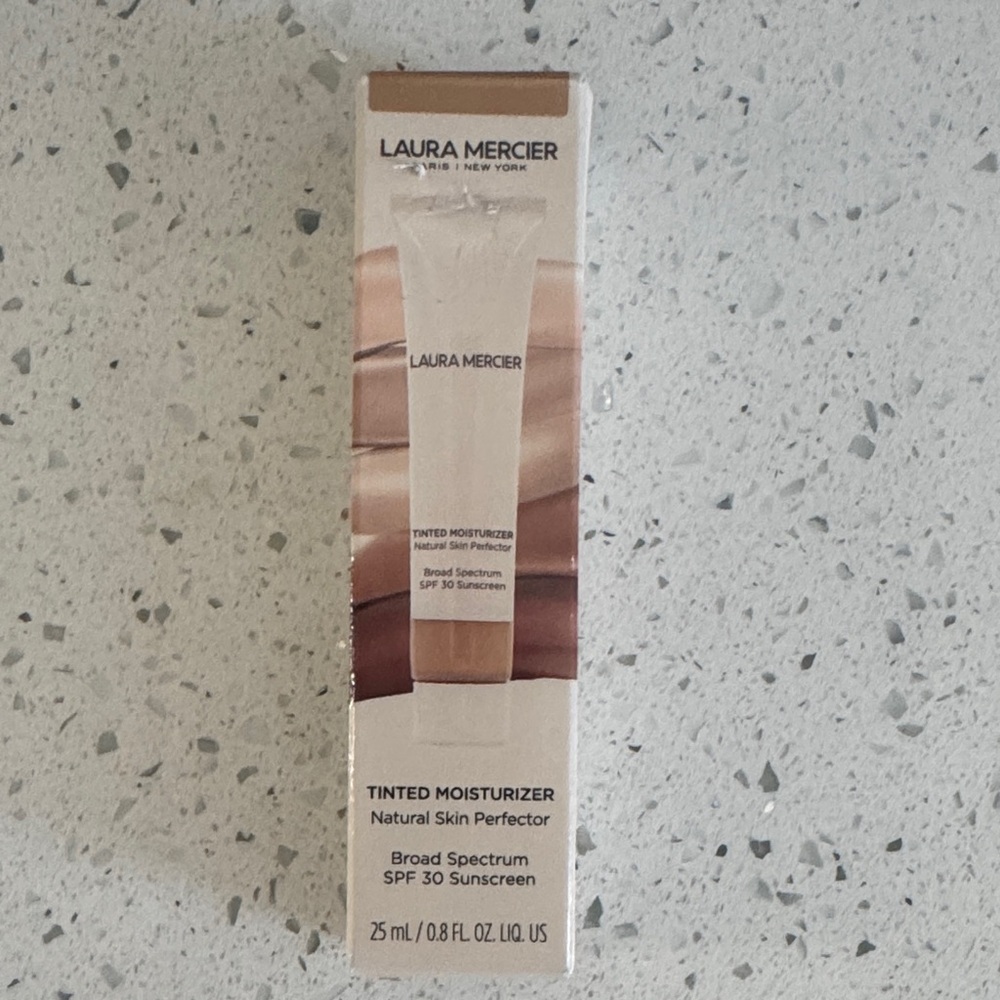 Laura Mercier Natural Skin Perfector with SPF 30